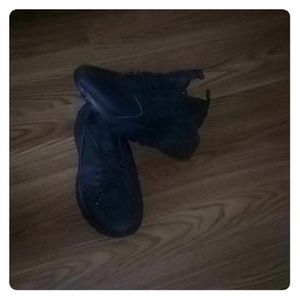 MENS NIKE HURUACHE SNEAKERS